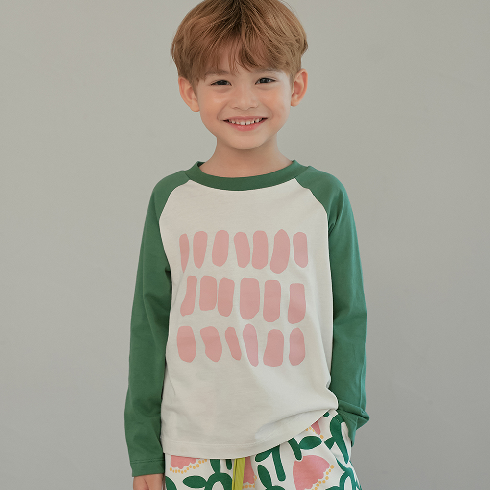 GREEN RAGLAN TSHIRT