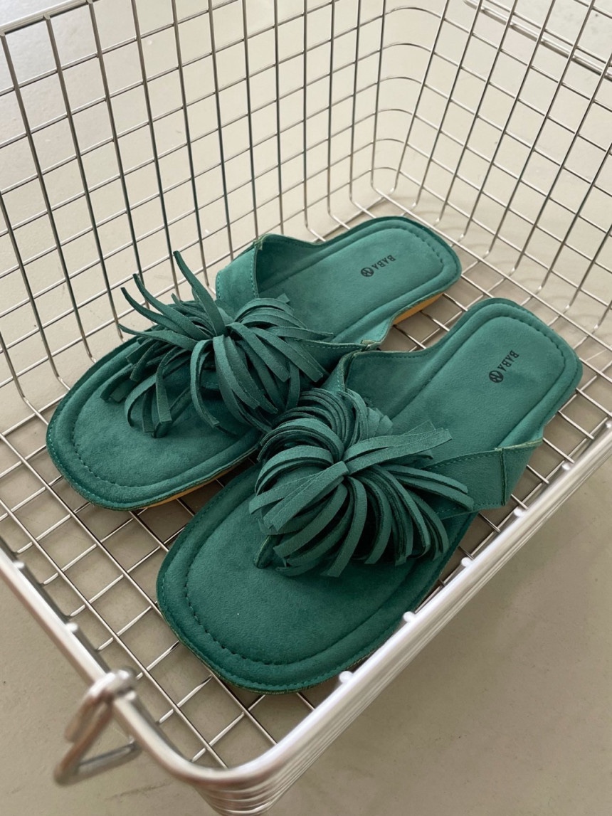 Suede tassel slippers