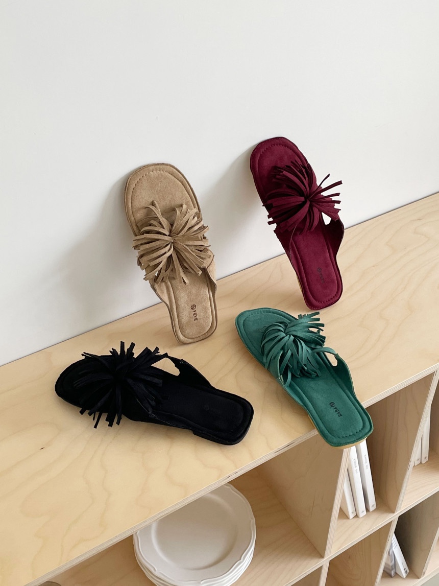Suede tassel slippers