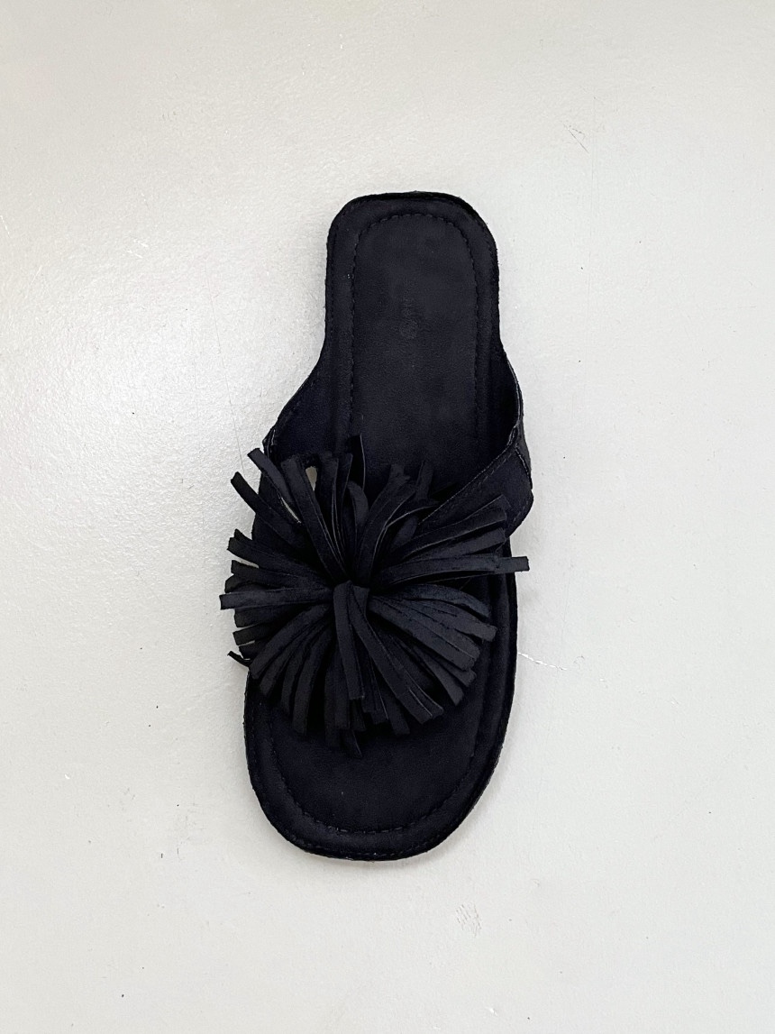 Suede tassel slippers
