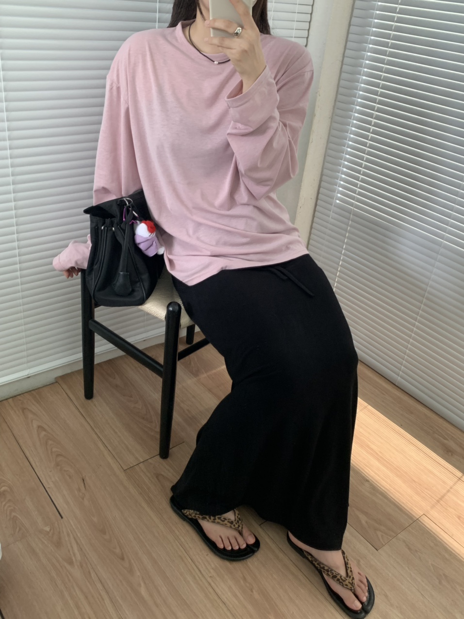 로비 담수진주 포인트 무광 블랙 비즈 데일리 목걸이 (2col) / 로웰샵