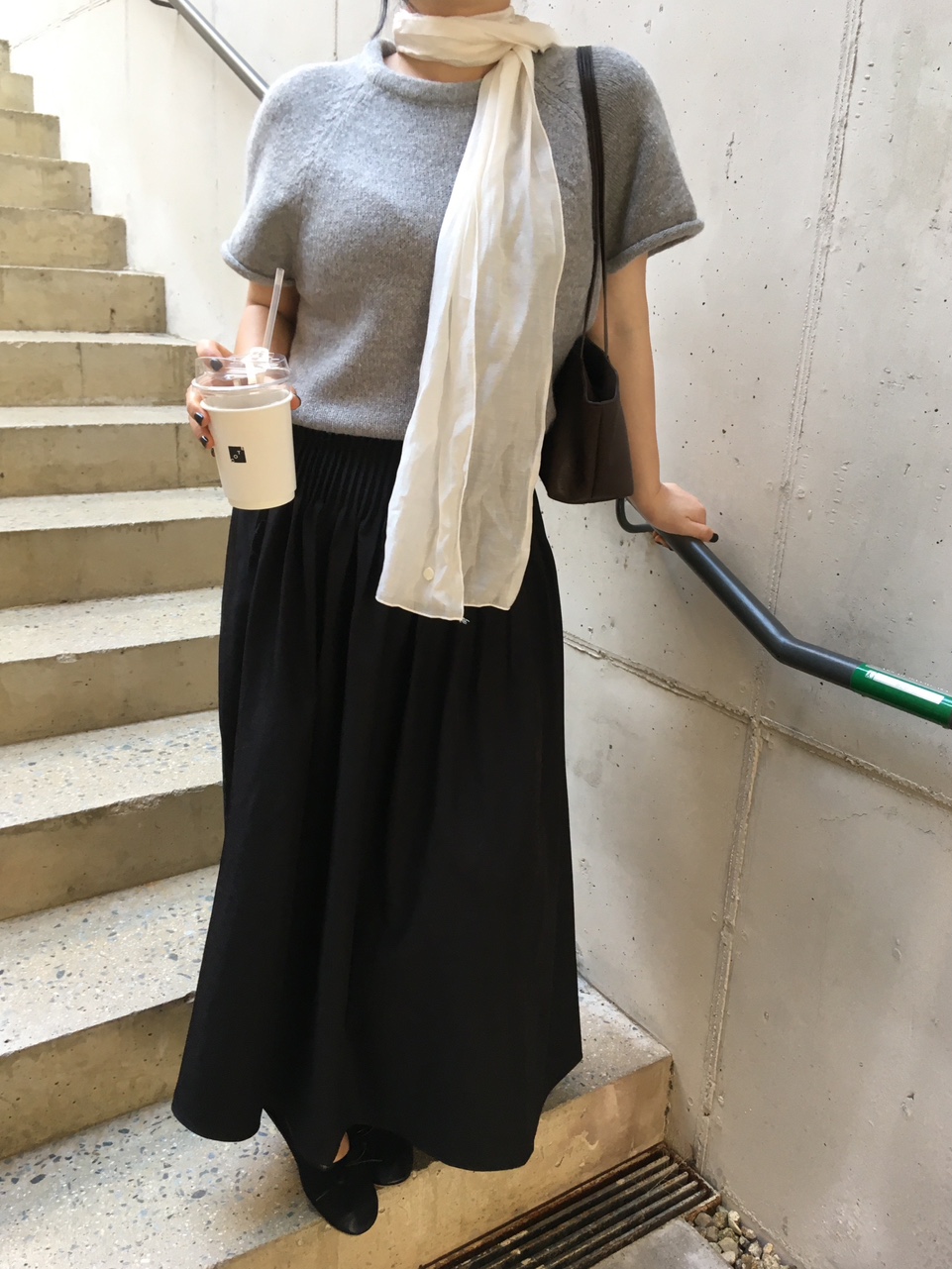모츠 뒷밴딩 핀턱 플레어 롱스커트 (3col) / 로웰샵