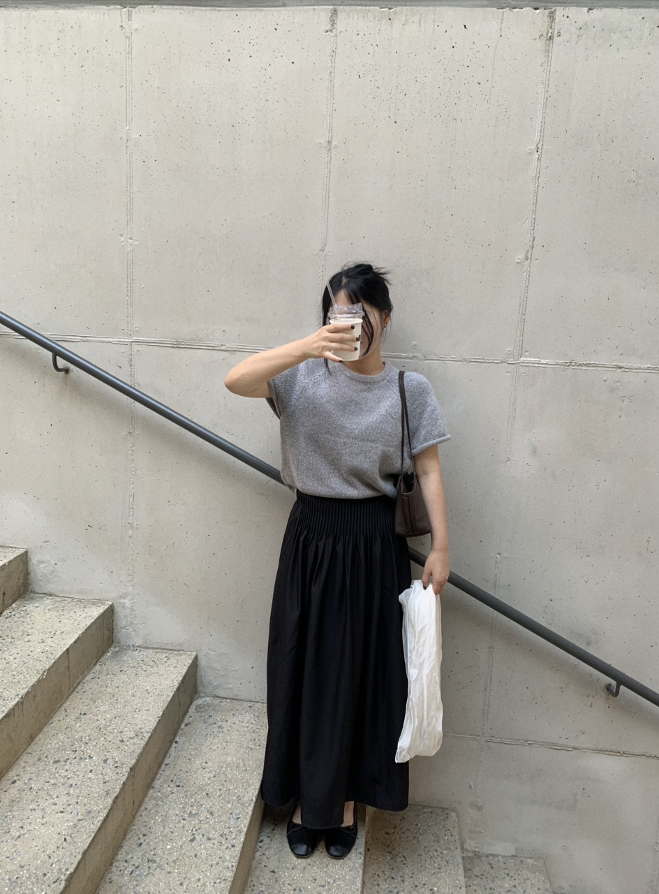 모츠 뒷밴딩 핀턱 플레어 롱스커트 (3col) / 로웰샵
