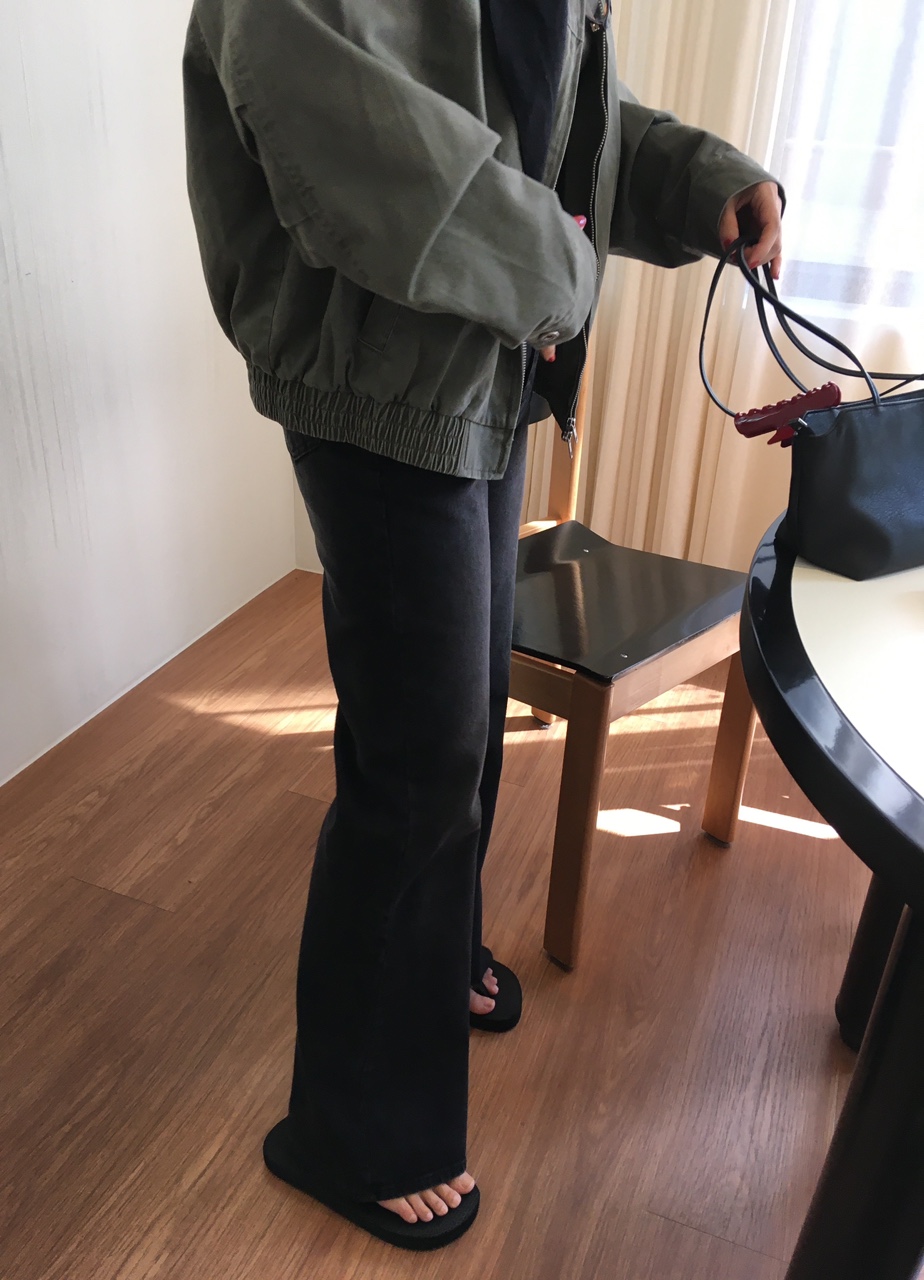 솔드 흑청 스판 슬림핏 부츠컷 데님 팬츠 (s-l) / 로웰샵