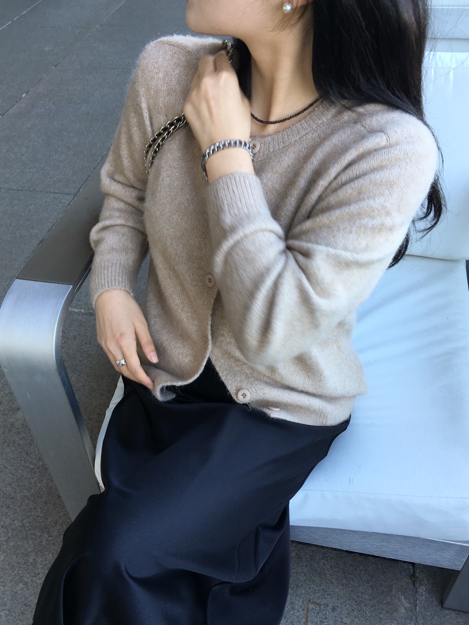 베니 라운드 헤어리 하객룩 소프트 가디건 (3col)